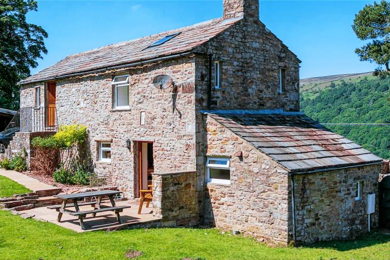 2 Bed in Low Row oc ds1010