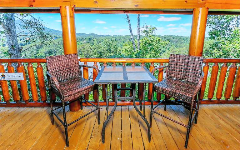 Cabin with barbecue, pool & jacuzzi | Mountain view in Sevierville, TN