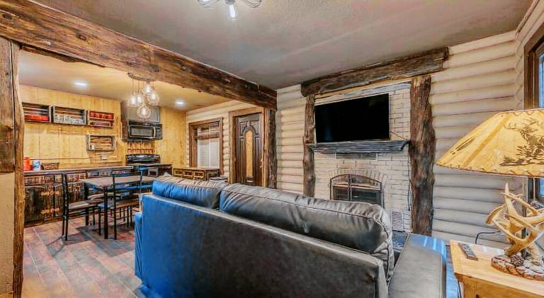 Enchanted Hideaway Cabins and Cottages — photo 3
