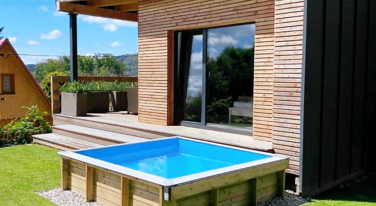 Vacation home with jacuzzi & pool | Pets allowed — photo 3