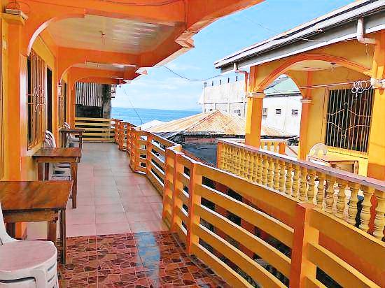 Queen of Isle Restaurant and Cottages — photo 2