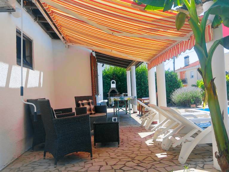 Holiday home with washing machine and smart TV — photo 2