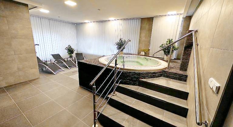 Horsky hotel Jelenovska s bazenem v cene — photo 4