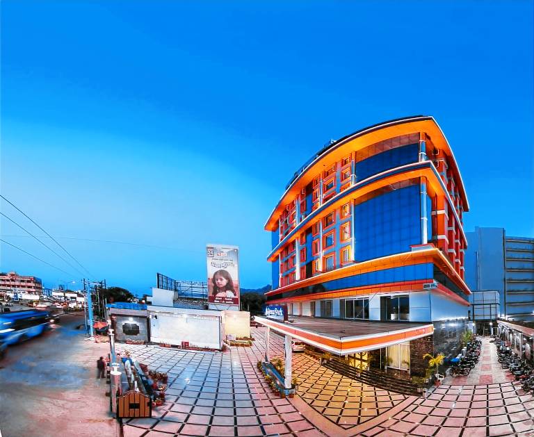 Hotel Benzz Park Vellore