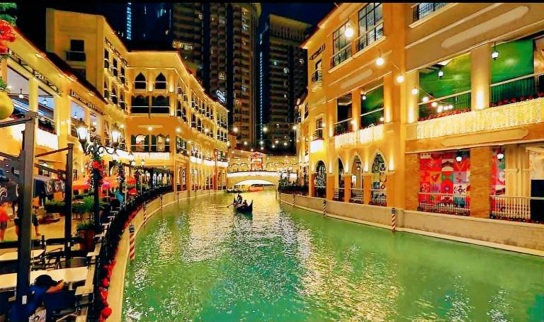 Vacation home with pool | Suitable for remote work in Taguig