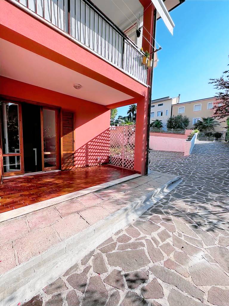 Family-oriented apartment with yard | Close to the beach | Pets are welcome — photo 4