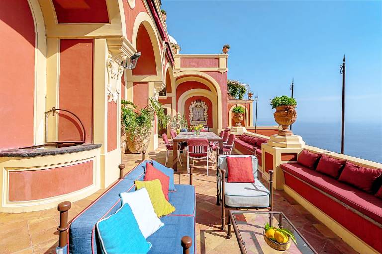 Villa with jacuzzi, private pool & patio | Sea view — photo 2