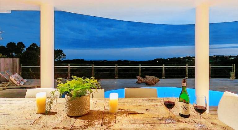 Vacation home with pool — photo 3