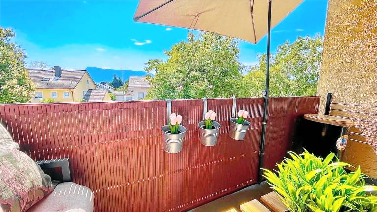Rental apartment with patio — photo 5