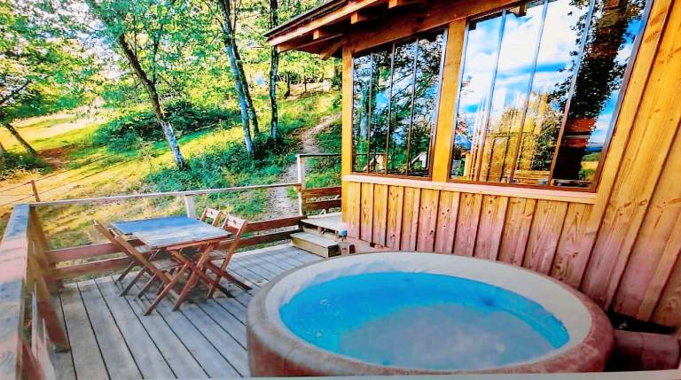 Vacation home with barbeque, terrace & heated pool — photo 3