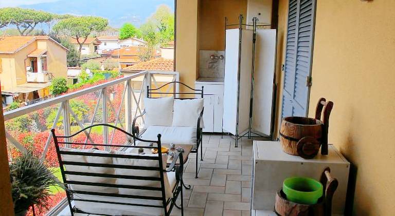 Serviced apartment with pool, garden & terrace — photo 4