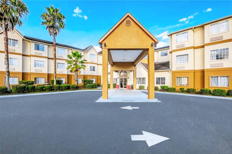 Red Roof PLUS & Suites Savannah – I-95 — photo 5