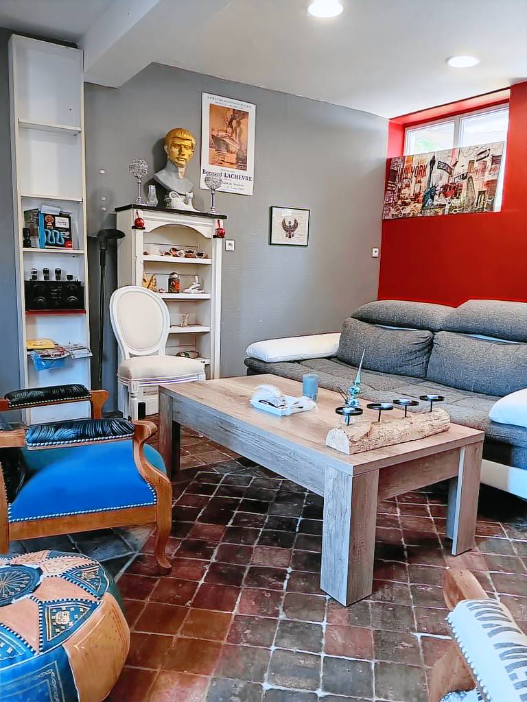 Holiday Home 'Maison Au Bord De L'eau' with Shared Terrace, Private Garden and Wi-Fi in Loches
