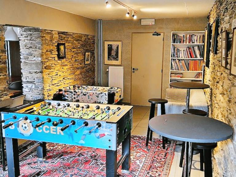 Fully equipped pleasant vacation home with patio & yard | Pets are welcome — photo 3