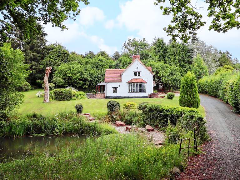 Cottage Ford and Stoke Prior