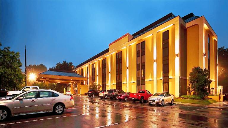 Days Inn by Wyndham Englewood Dayton Airport in Englewood, OH