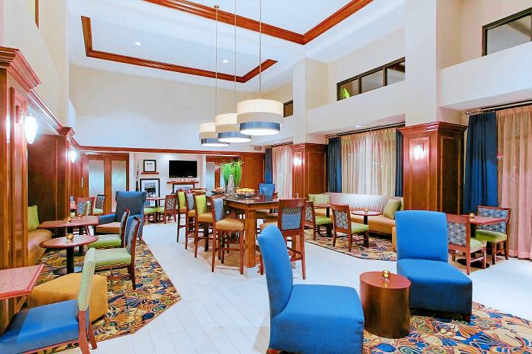 Hampton Inn & Suites Fredericksburg South — photo 4