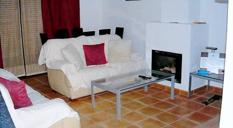 House with pool | Pets are welcome — photo 2