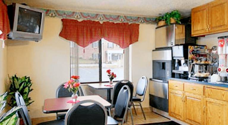 Hillside Inn & Suite — photo 3