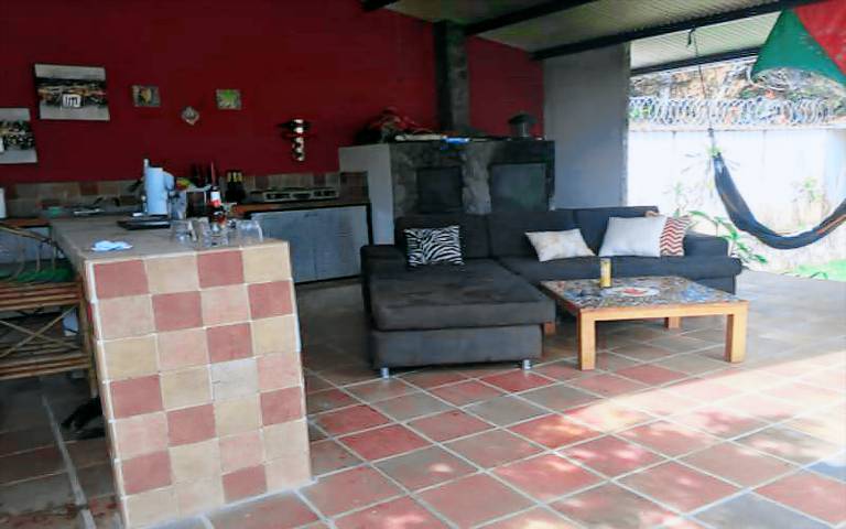Apartment with barbeque, yard & patio — photo 3