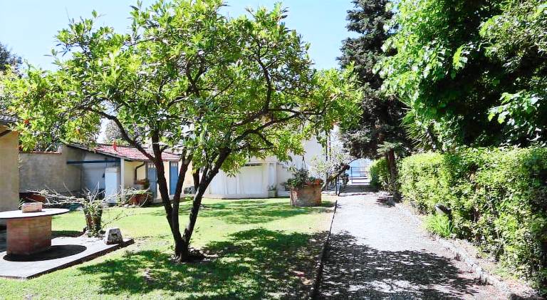Family-oriented wonderful apartment with yard & patio | Beach nearby | Pets are welcome in Pietrasanta
