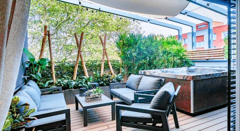 Serviced apartment with patio — photo 5
