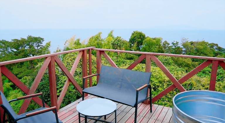 House with patio — photo 4