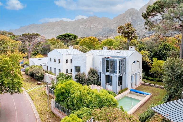 4 Bedroom Self Catering Villa