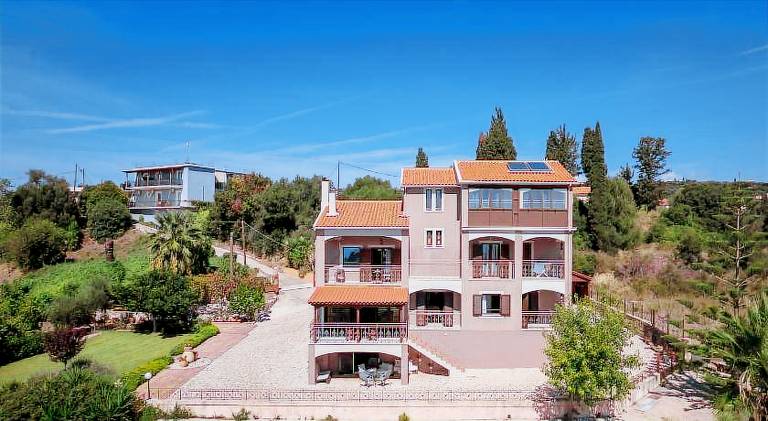 Nice rental apartment with patio, yard & barbecue | Perfect for remote work | Dogs allowed — photo 3