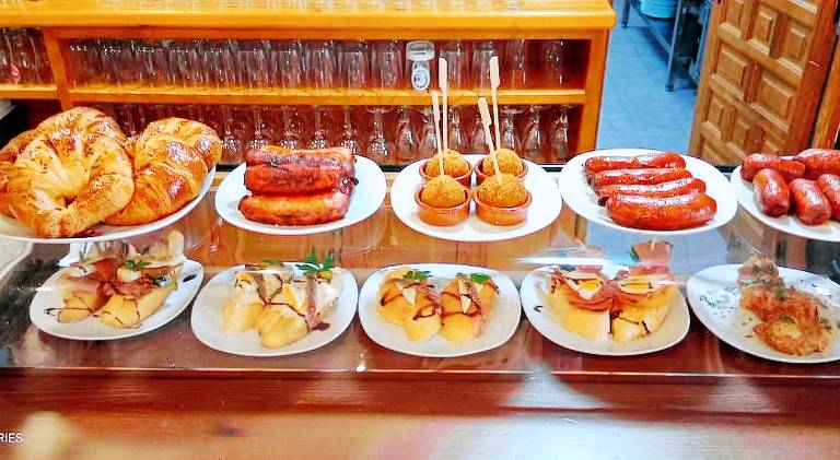 Hostal Urries Restaurante — photo 3