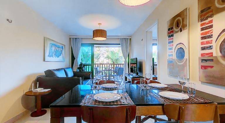 Vacation home with pool — photo 4