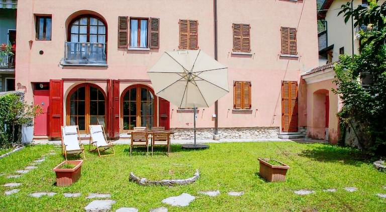 Apartment with garden — photo 2