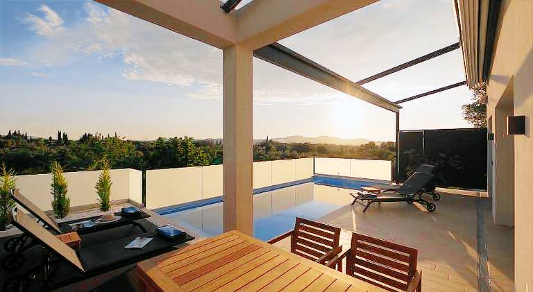 Villa with patio & private pool | Suitable for remote work — photo 5