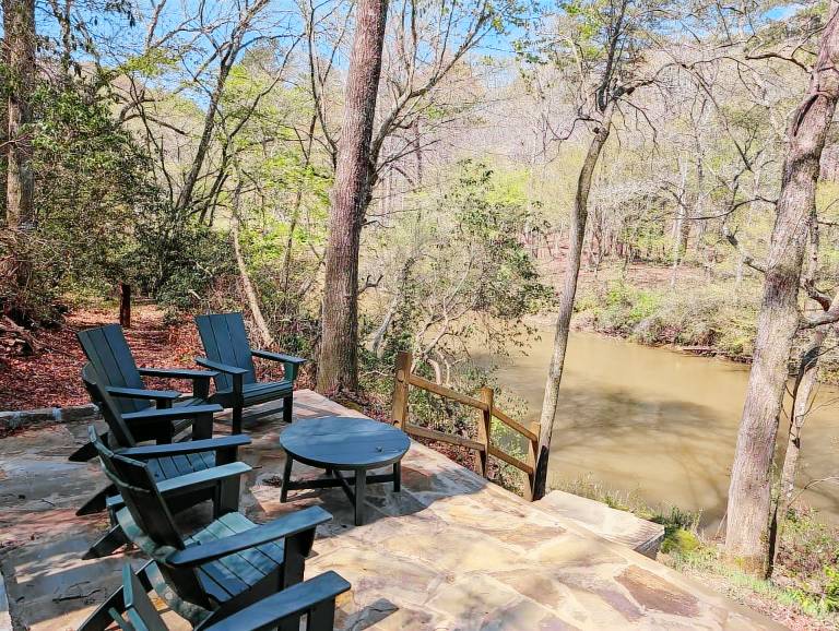 Cabin Clarkesville