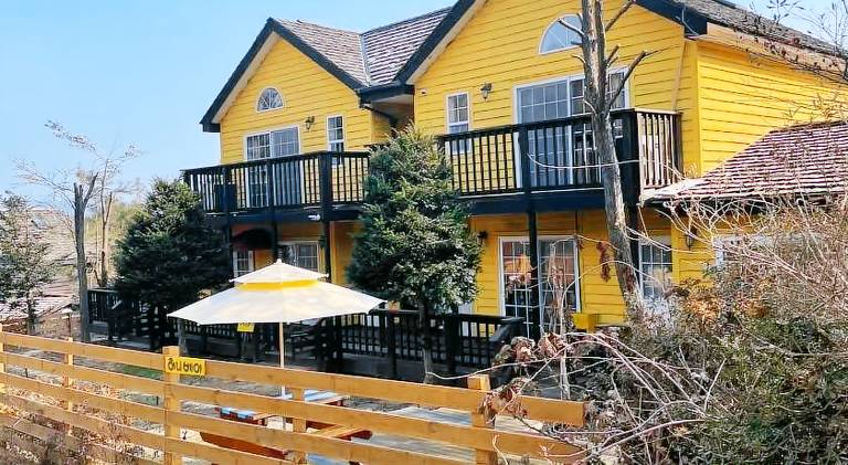 House with grill, patio & garden in Pyeongchang