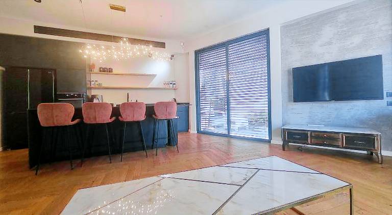 Villa with hot tub in Herzliya