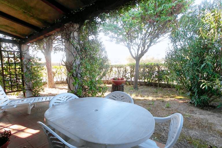 Family-friendly villa with yard | Garden view | Dogs allowed — photo 3