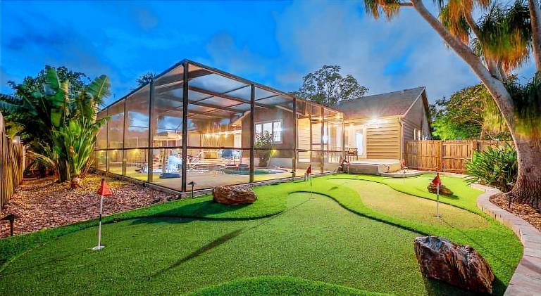 House with pool in Bradenton, FL