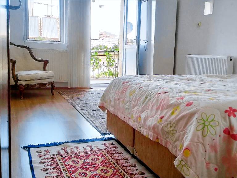 Rental apartment with yard & barbecue — photo 2