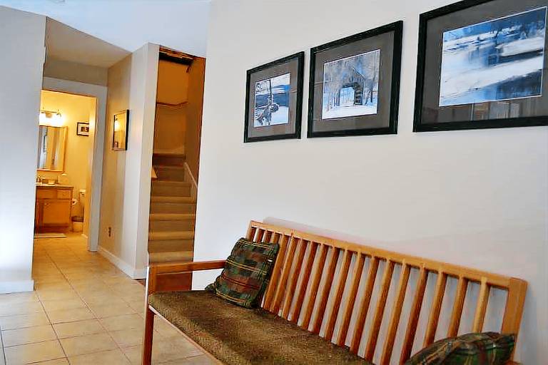 Family-friendly condo with heated pool, hot tub & sauna | Mountain view | Pets allowed — photo 5