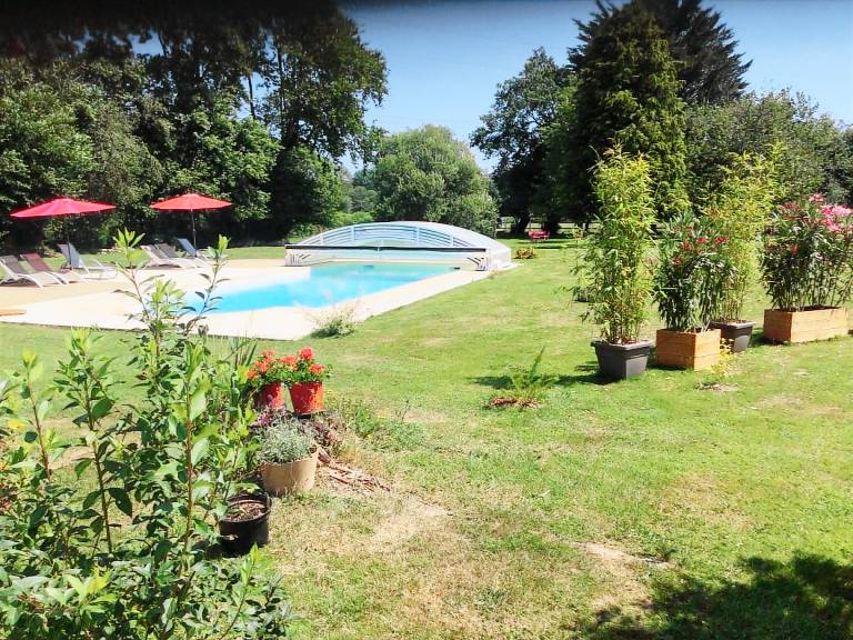Gite with garden & pool — photo 3