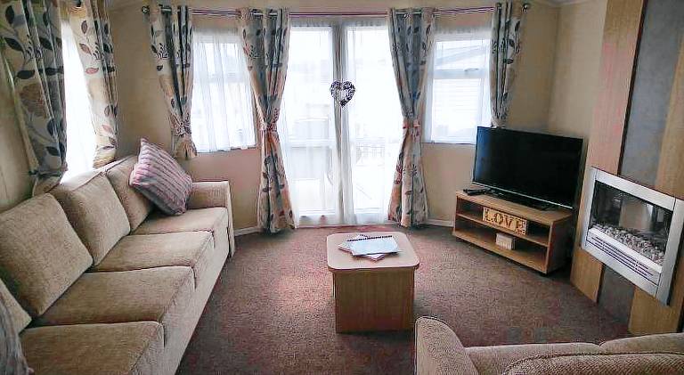 Bude Caravan Caromax - Families and Couples Only — photo 2