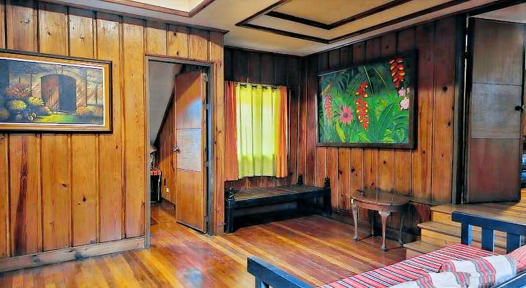 Vacation home for 15 persons in Baguio