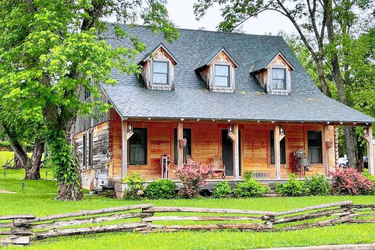 Cabin  Hollister