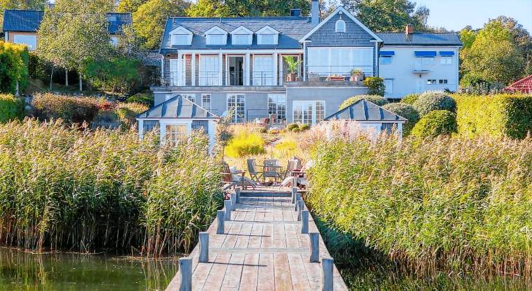 Wonderful villa with sauna & pool | Next to the beach | Dogs allowed in Taby