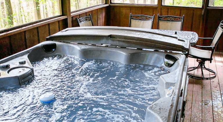House with jacuzzi & pool | Pets allowed — photo 5