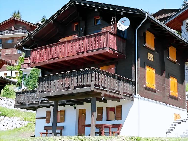 Chalet with sauna, garden & BBQ | Close to the ski | Perfect for remote work | Pets allowed in Mörel-Filet