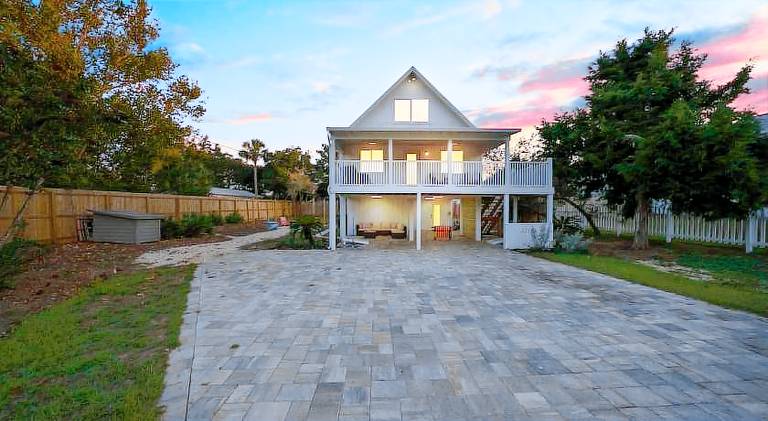 Vacation home with jacuzzi — photo 4