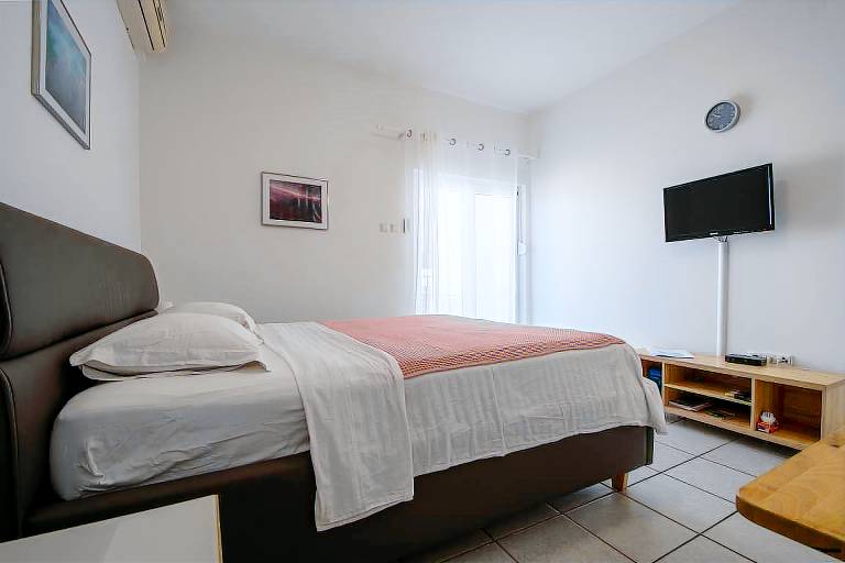 Rental apartment with patio | Pet-friendly — photo 4
