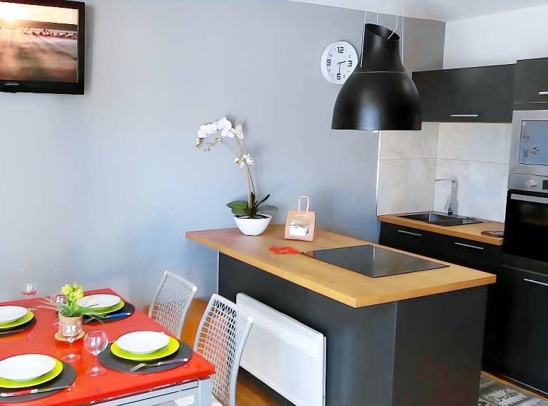 Children-friendly lovely rental apartment with patio | Sea view | Beach nearby | Pets allowed — photo 4